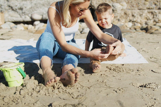 How to Remove Beach Tar From Kids' Skin (Safe, Non-Toxic Methods)